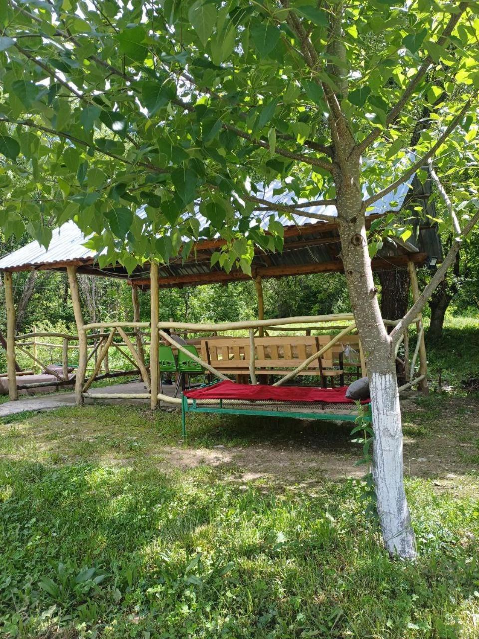 Basuta Guesthouse Kapan Exterior photo