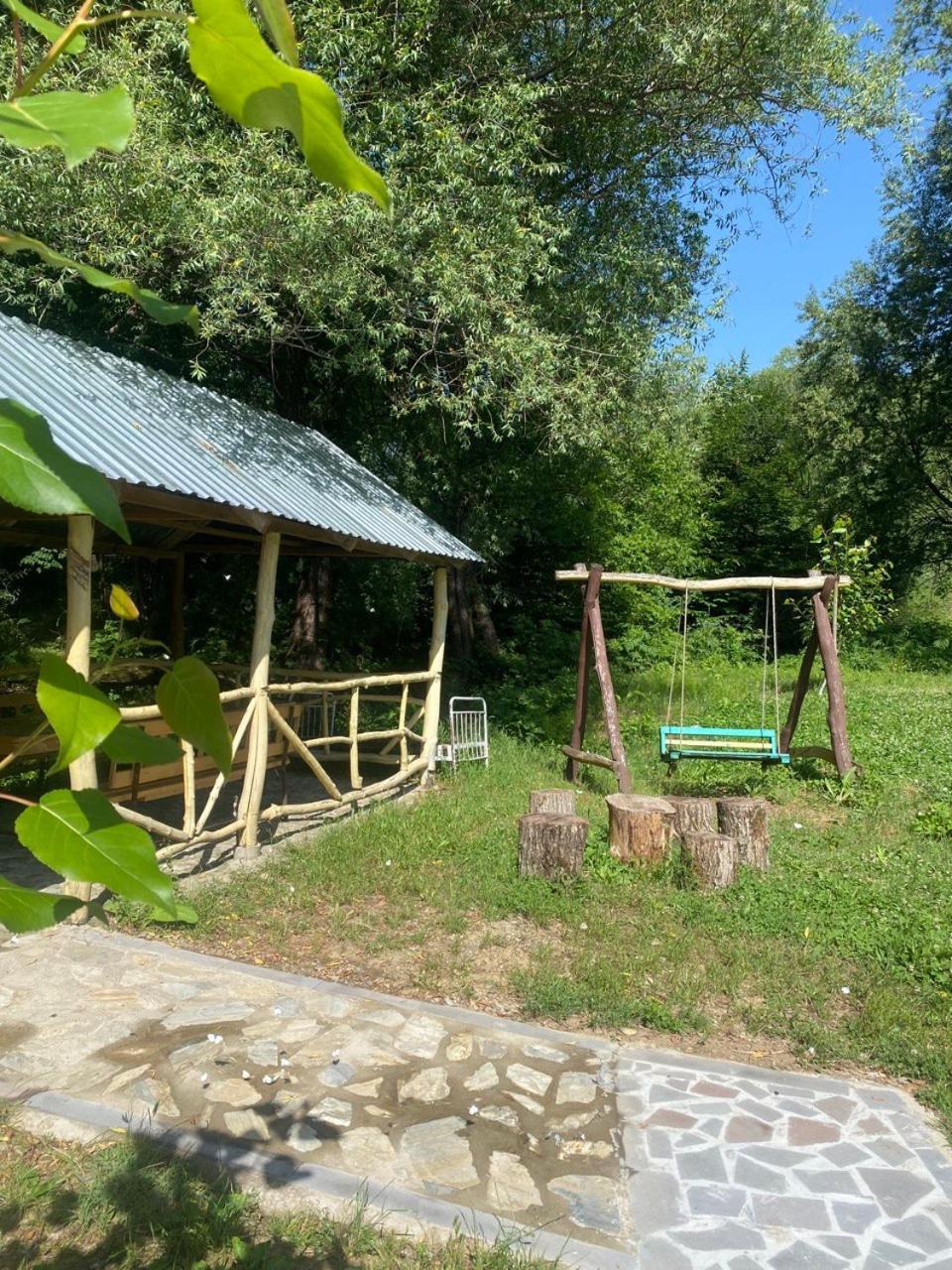 Basuta Guesthouse Kapan Exterior photo
